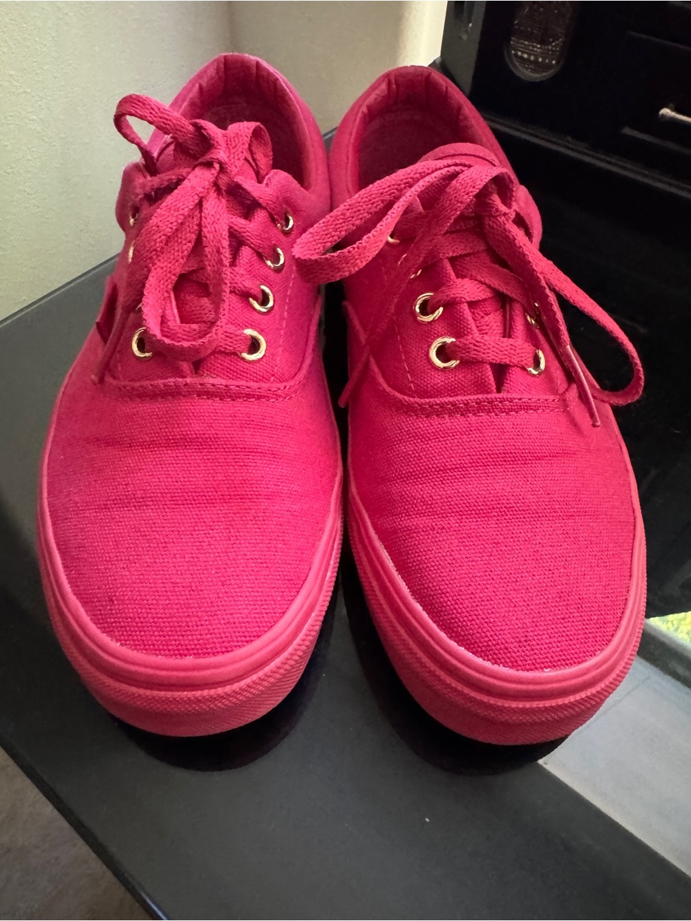 Vans: Red Canvas Low-Top Sneakers | 7.5
